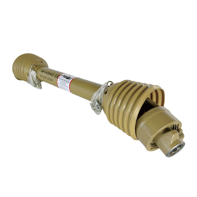 Vad är skillnaden mellan en drivlina och en drivlina axel?